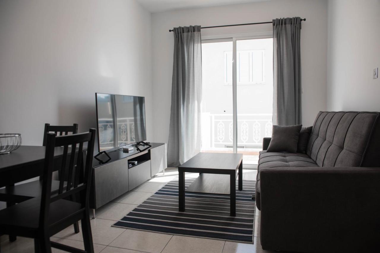 Renovated One Bedroom Apartment In Paphos With Pool المظهر الخارجي الصورة