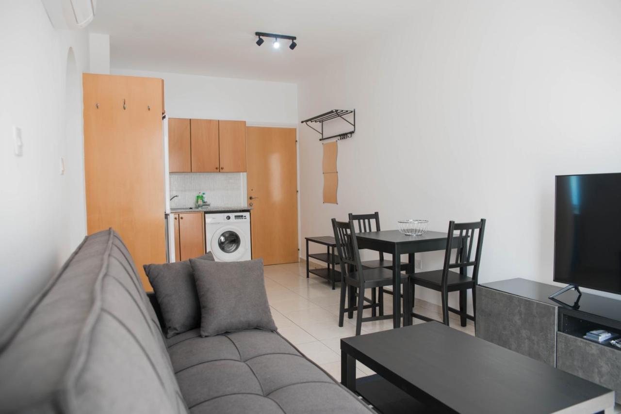 Renovated One Bedroom Apartment In Paphos With Pool المظهر الخارجي الصورة